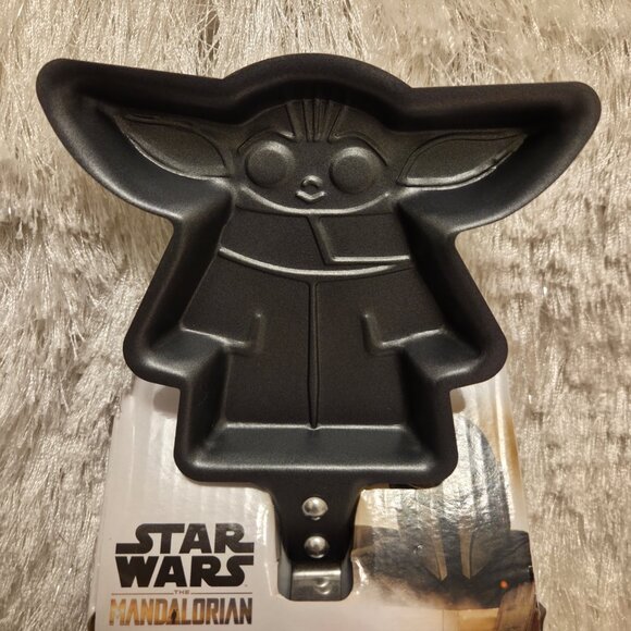 Frankford’s Star Wars The Child Grogu Baby Yoda Pancake Skillet - Picture 2 of 5